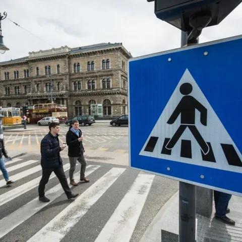 Budapest Forgalomtechnikai Intézkedések, Kiskorrekciók 2018” beruházás egyesített enge-délyezési és kiviteli terveinek elkészítése 2018. évi tervezési csomag 1., 2., 5., 7. rész
