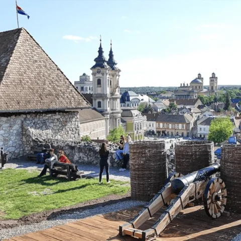 Vállalkozási szerződés „az egri vár állagmegóvó felújítása” nevű állami támogatásból megvalósuló projekthez kapcsolódó tervezési, engedélyeztetés, tervezői művezetési feladatok ellátására